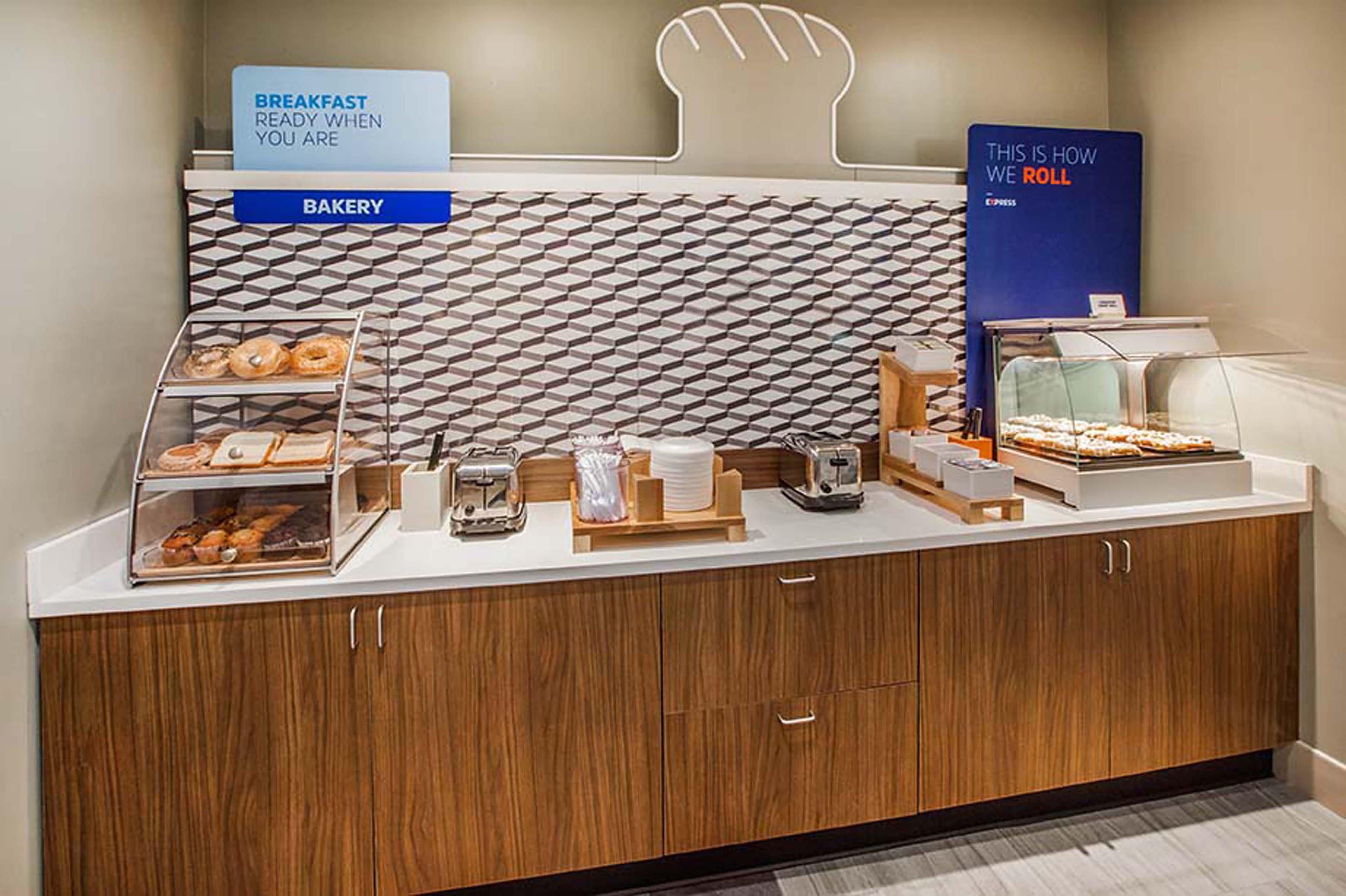 Holiday Inn Express & Suites Salisbury By Ihg Luaran gambar